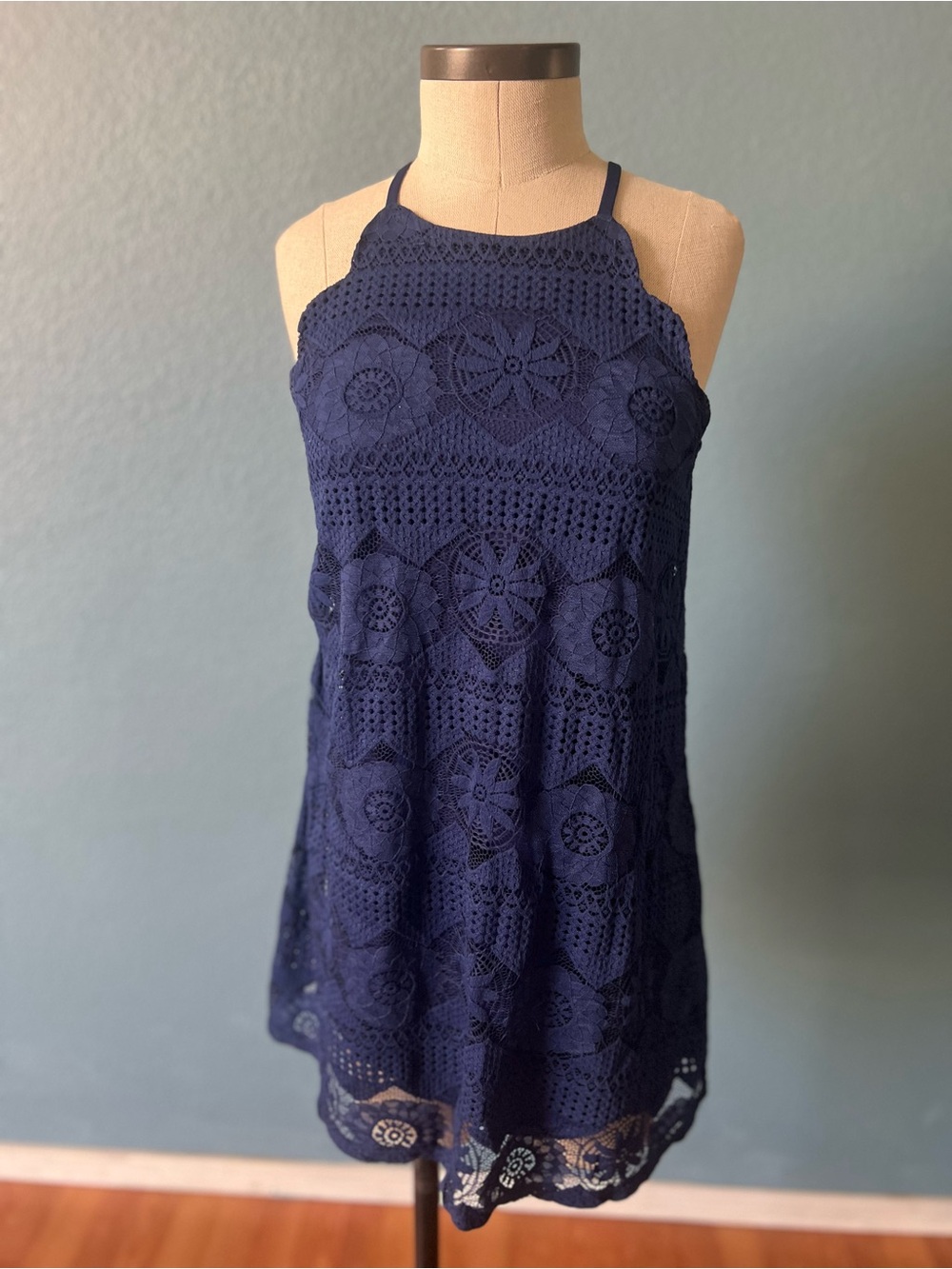 Women’s Francesca’s Lace Navy Crochet Halter Mini Dress Scalloped neckline